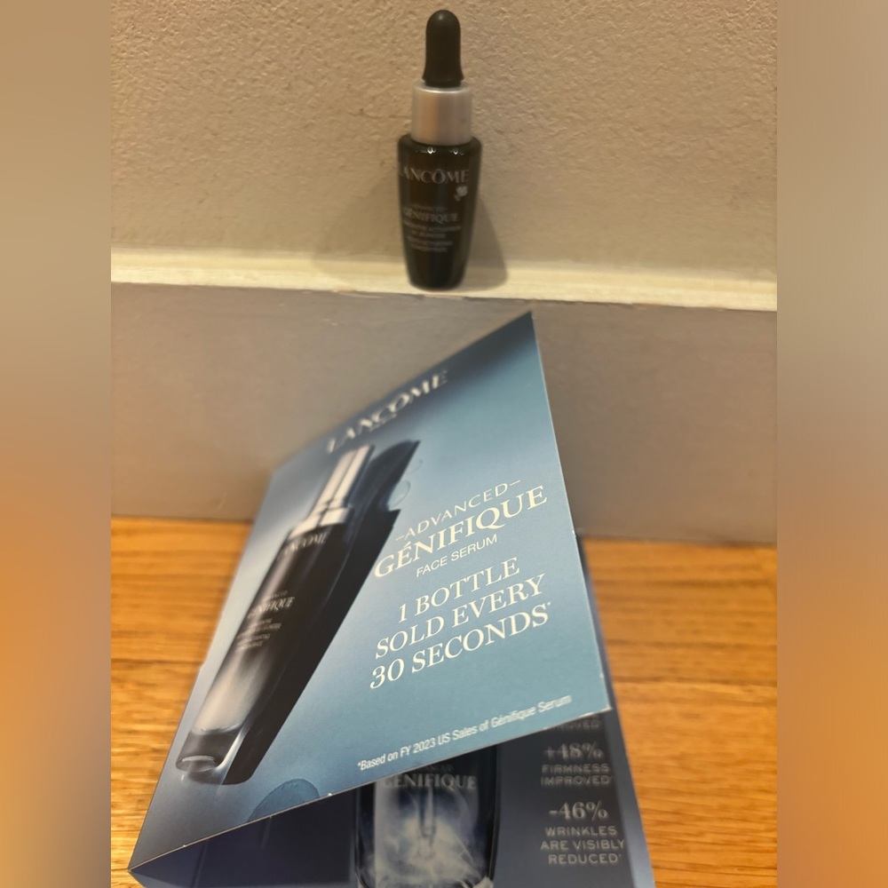 NEW Lancôme Génifique Serum Travel size, 8ml. Youth activating concentrate